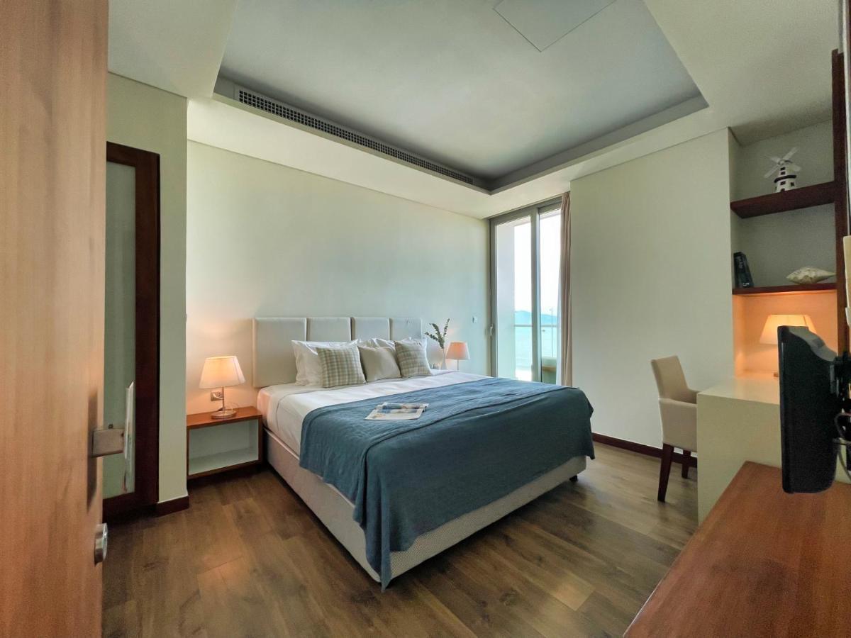 Stunning Apartments Across My Khe Beach ! Rooftop Pool & Gym 다낭 외부 사진