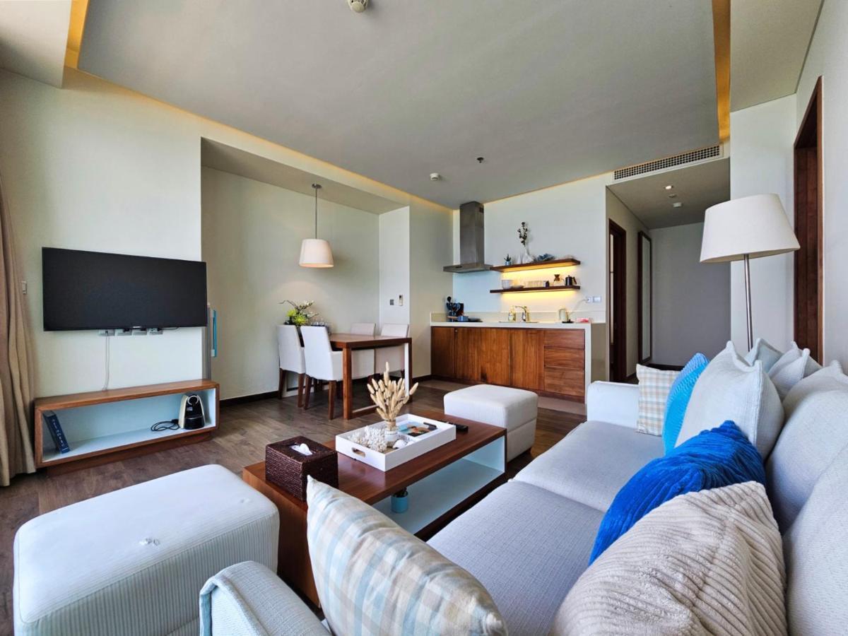 Stunning Apartments Across My Khe Beach ! Rooftop Pool & Gym 다낭 외부 사진