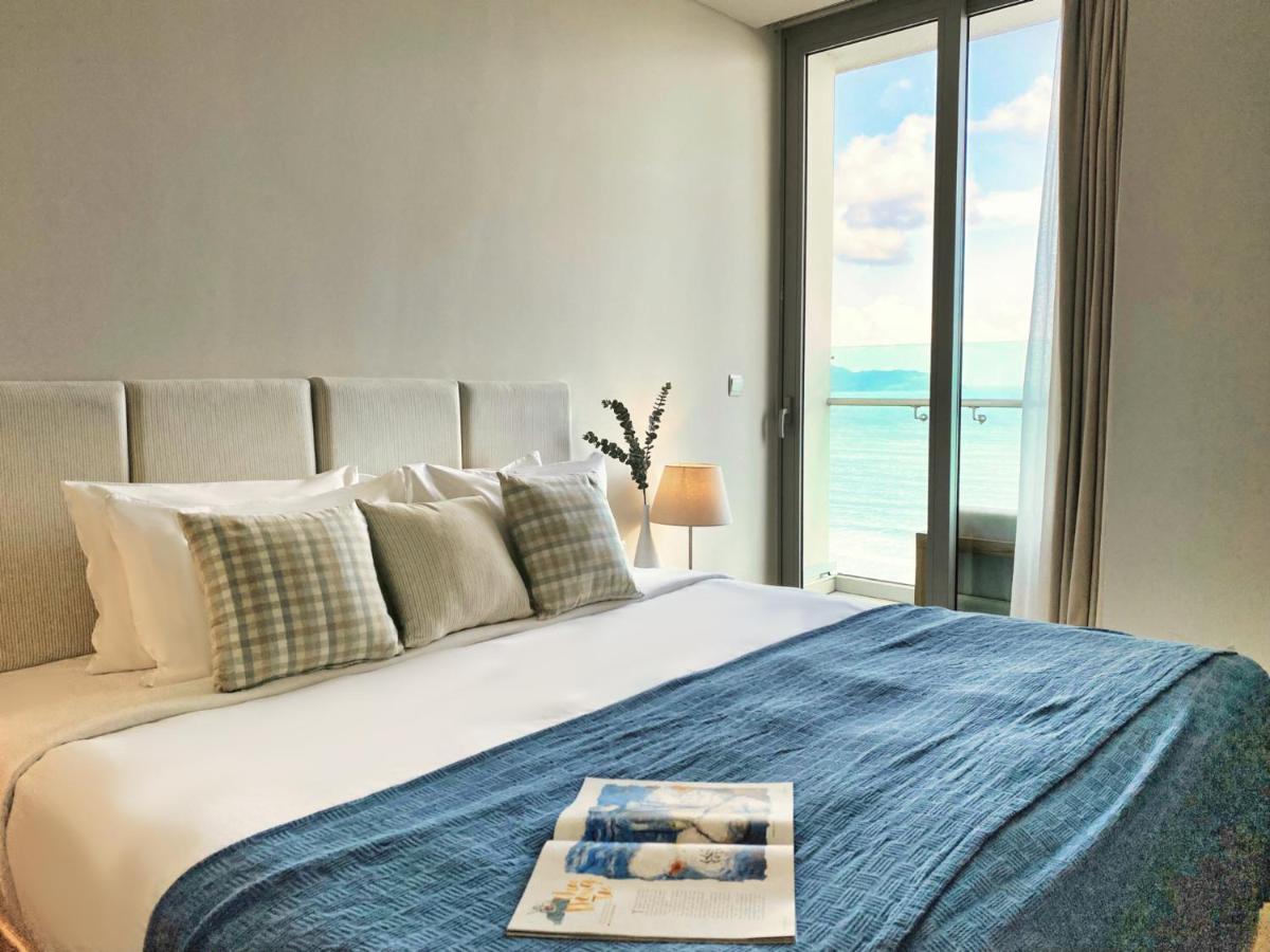 Stunning Apartments Across My Khe Beach ! Rooftop Pool & Gym 다낭 외부 사진