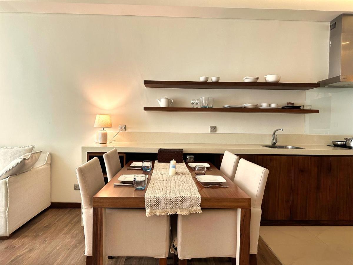 Stunning Apartments Across My Khe Beach ! Rooftop Pool & Gym 다낭 외부 사진