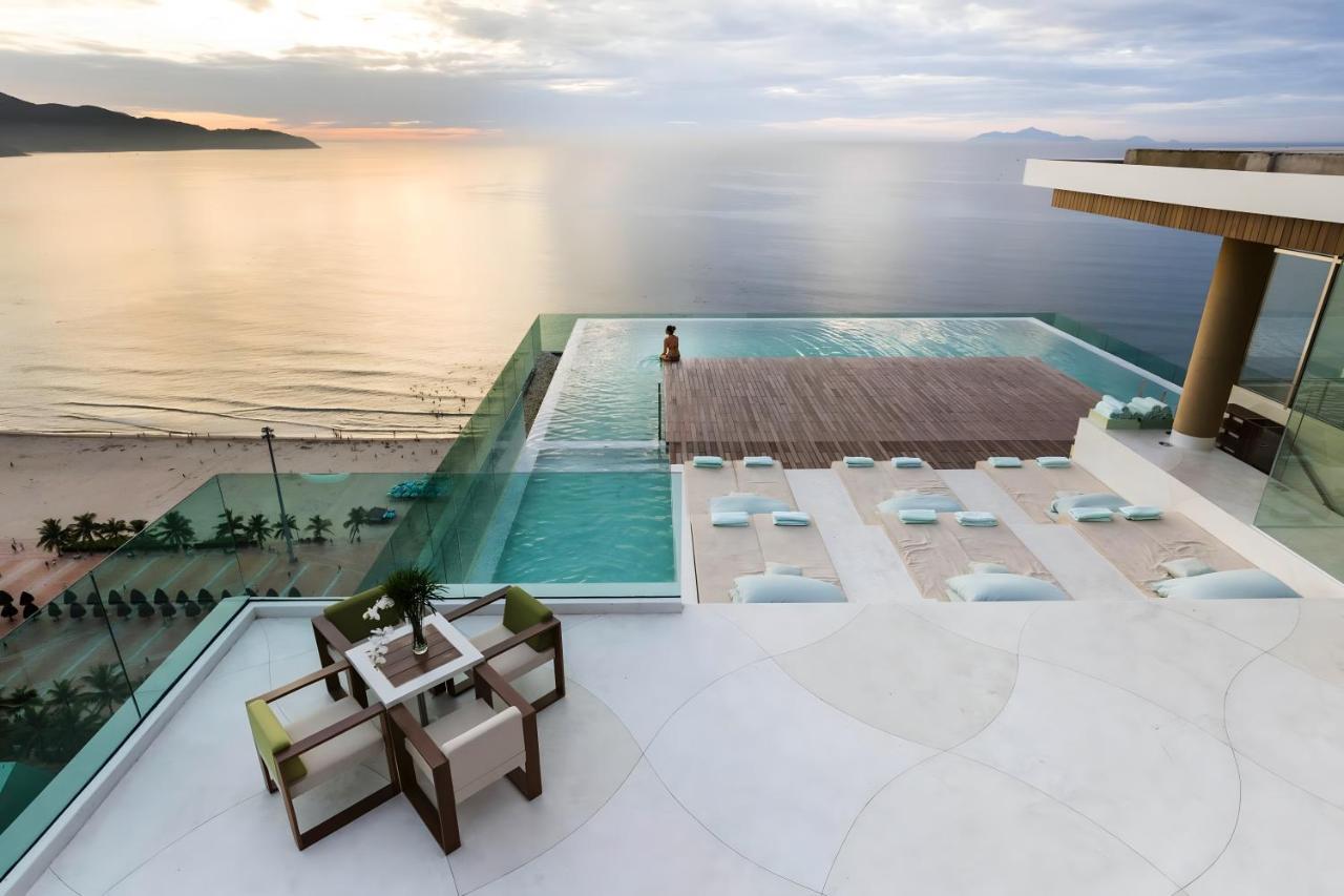 Stunning Apartments Across My Khe Beach ! Rooftop Pool & Gym 다낭 외부 사진