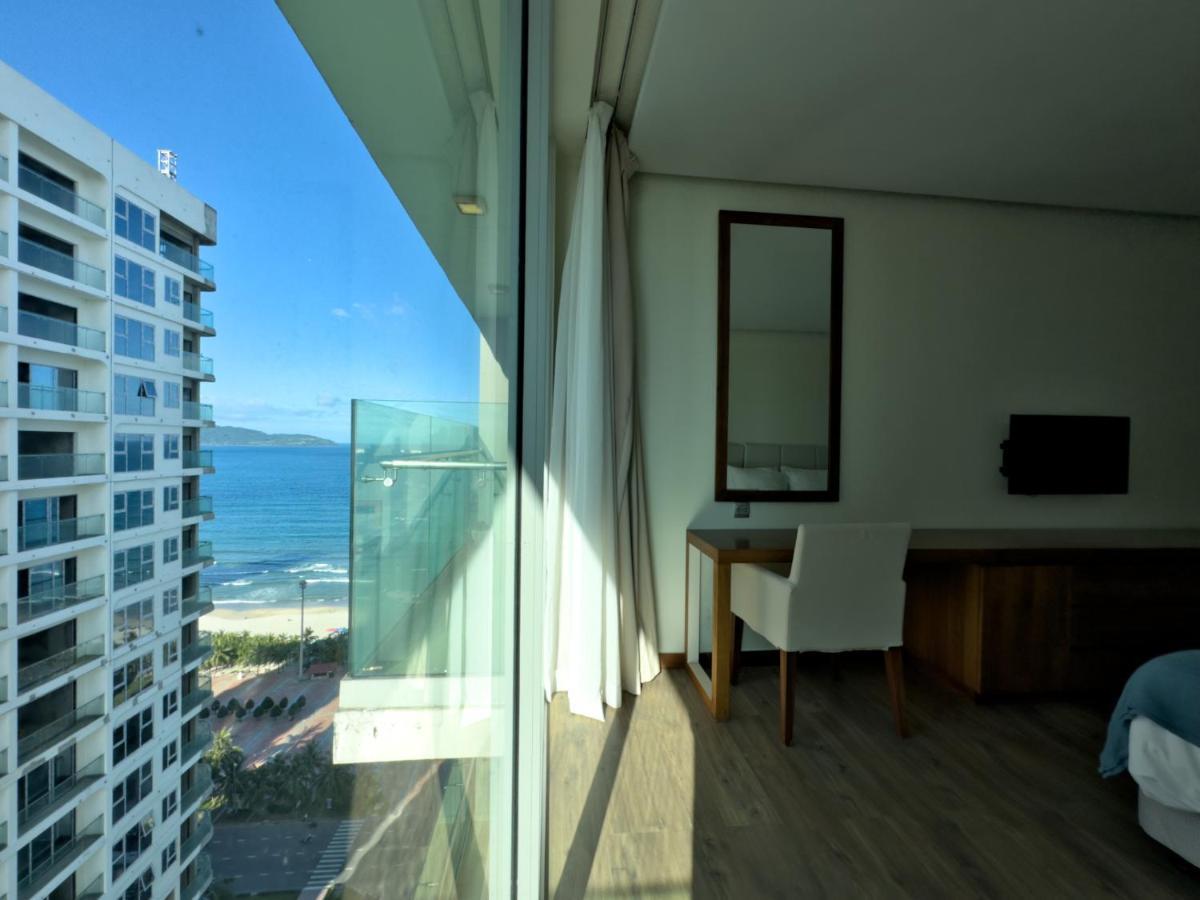 Stunning Apartments Across My Khe Beach ! Rooftop Pool & Gym 다낭 외부 사진