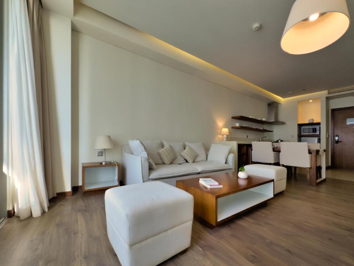 Stunning Apartments Across My Khe Beach ! Rooftop Pool & Gym 다낭 외부 사진