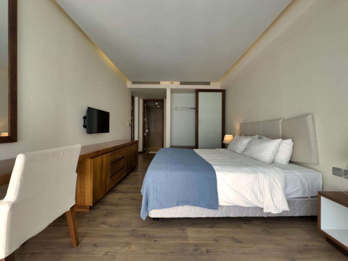 Stunning Apartments Across My Khe Beach ! Rooftop Pool & Gym 다낭 외부 사진