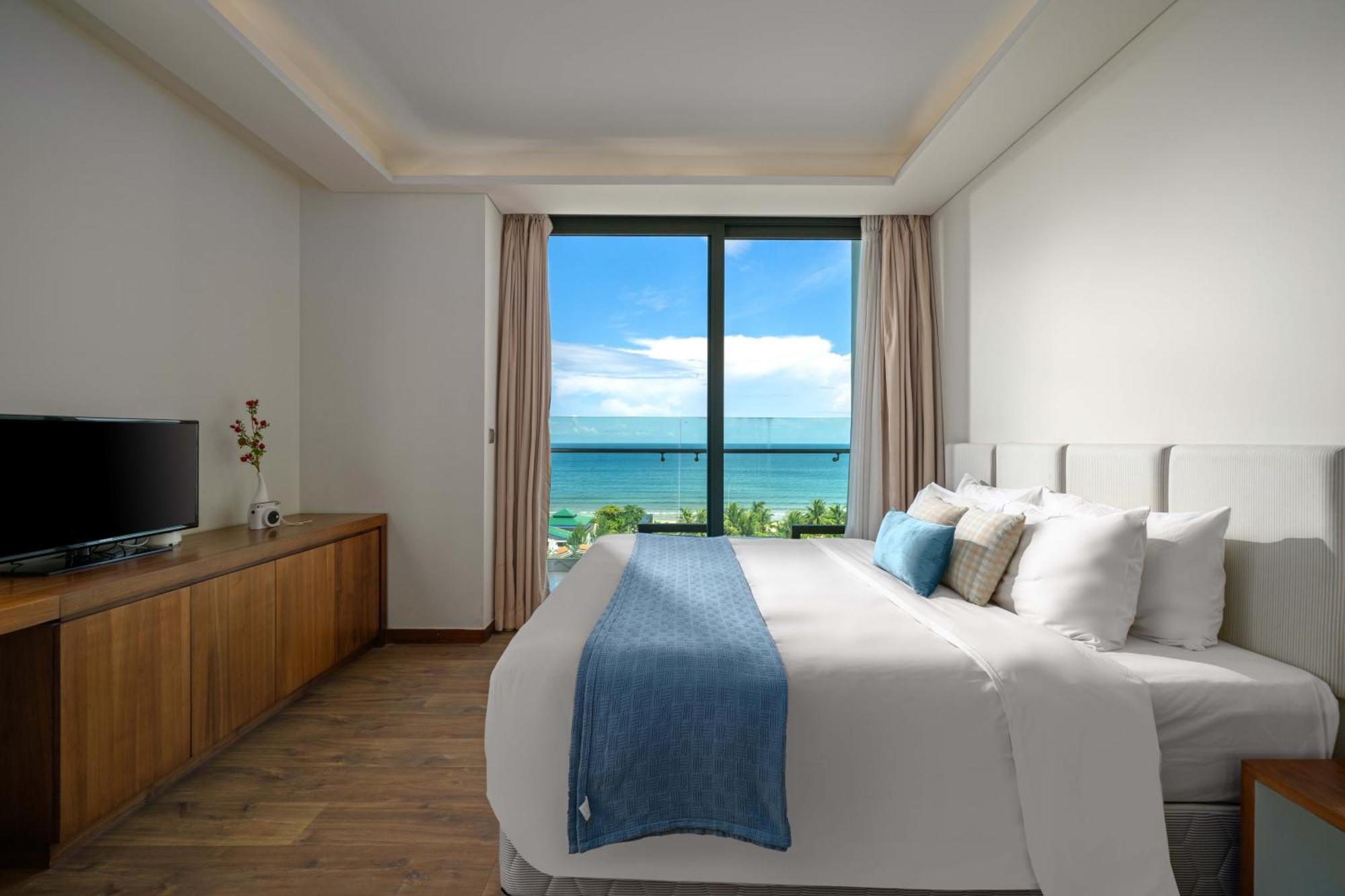 Stunning Apartments Across My Khe Beach ! Rooftop Pool & Gym 다낭 외부 사진