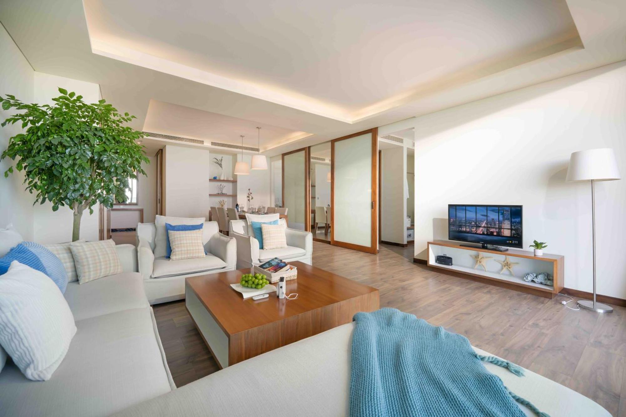 Stunning Apartments Across My Khe Beach ! Rooftop Pool & Gym 다낭 외부 사진