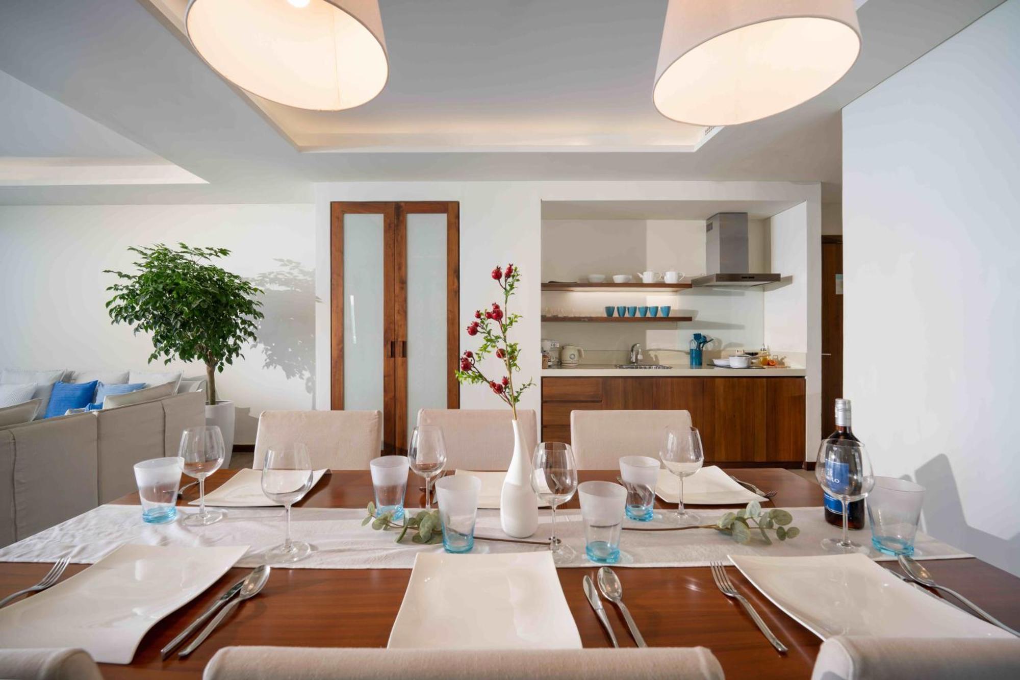Stunning Apartments Across My Khe Beach ! Rooftop Pool & Gym 다낭 외부 사진