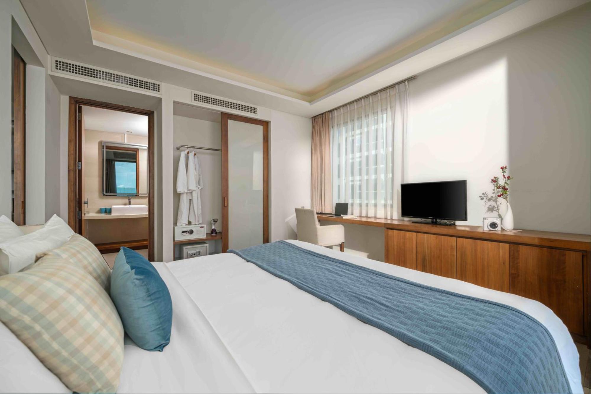 Stunning Apartments Across My Khe Beach ! Rooftop Pool & Gym 다낭 외부 사진